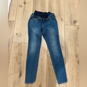 Old Navy Rockstar Maternity Jeans
Size 2